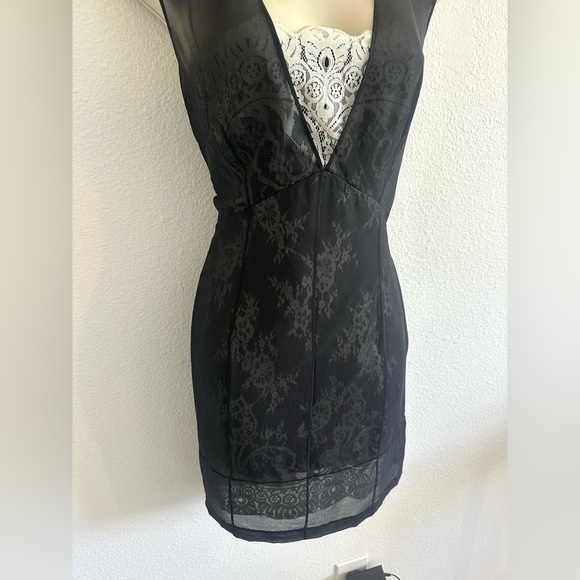 Robert Rodriguez Black Lace Mini Dress - Picture 11 of 15